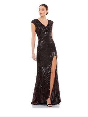 Mac Duggal Sequin V-Neck Cap Sleeve Evening Gown with Thigh Slit  SZ 8